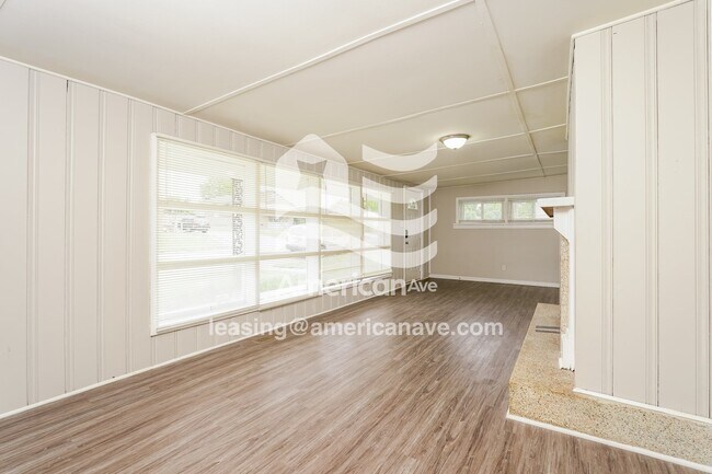 Building Photo - 1014 Arbor Dr