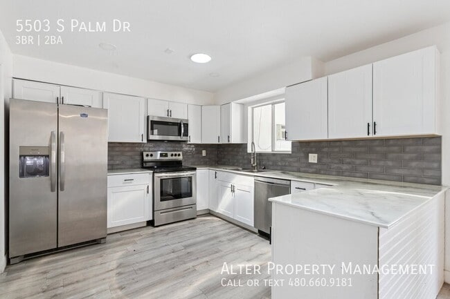 Building Photo - 5503 S Palm Dr