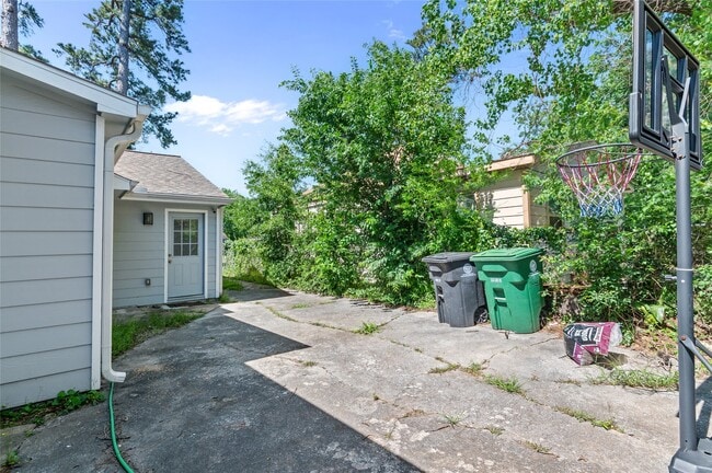 Building Photo - 3853 Rosedale St