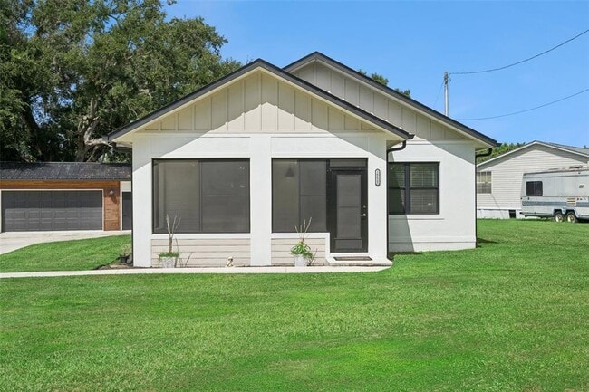 Building Photo - 16623 Oklahoma St