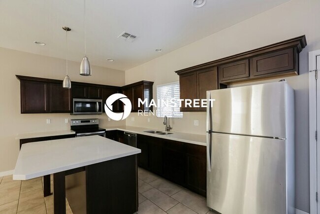 Building Photo - 3 Bedroom Pet-Friendly Home in Phoenix, AZ...