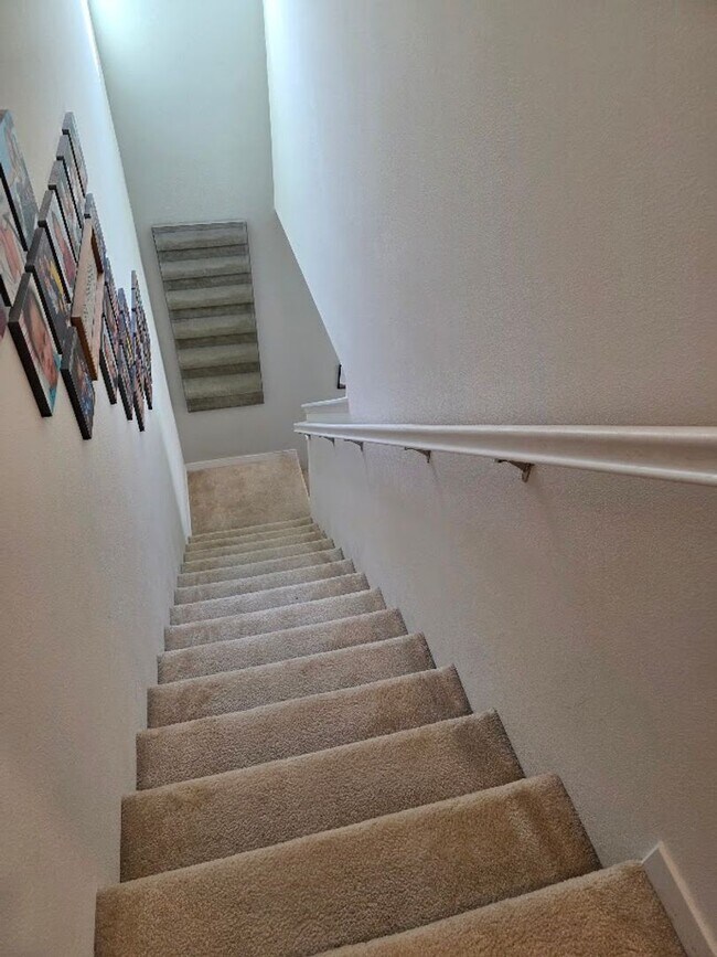 Building Photo - Murrieta 4 Bedroom Townhome with Solar in ...