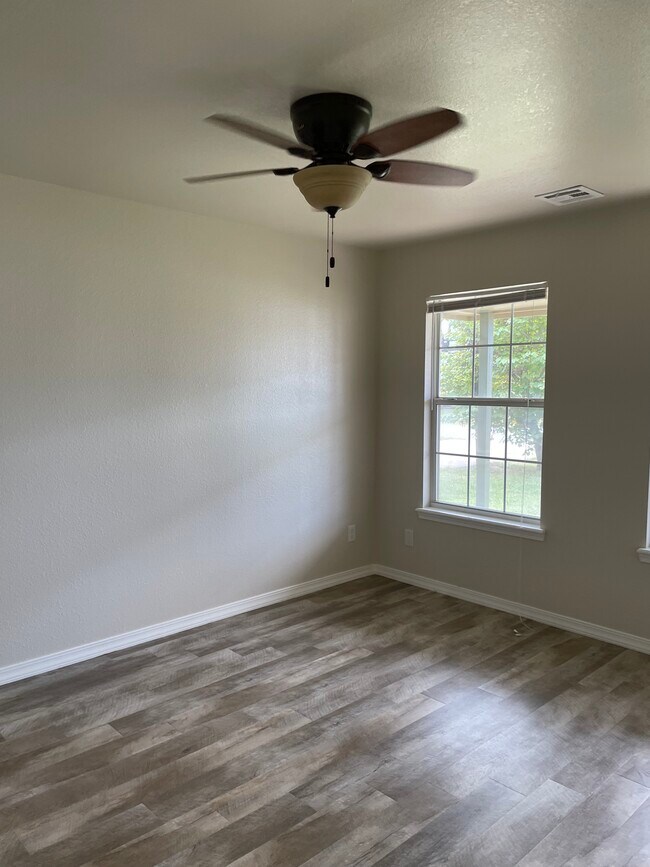 Building Photo - 9457 Magnolia Wood Dr