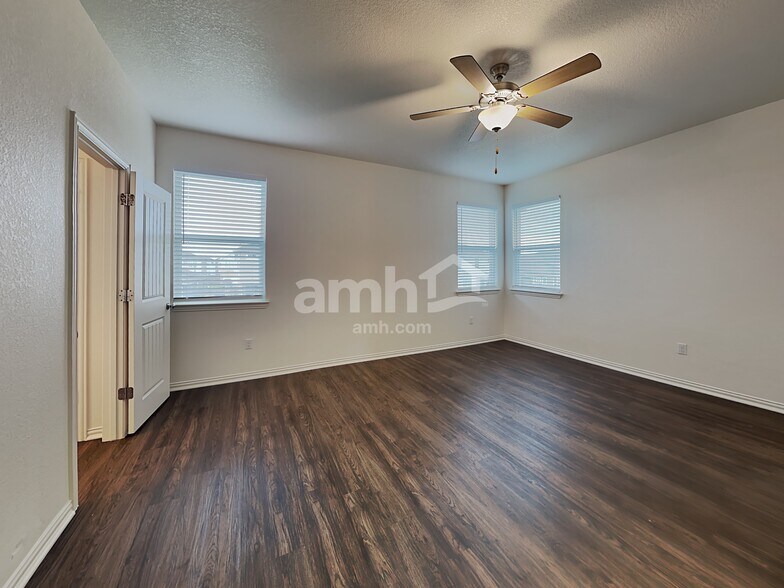Building Photo - 2715 Spencebrook