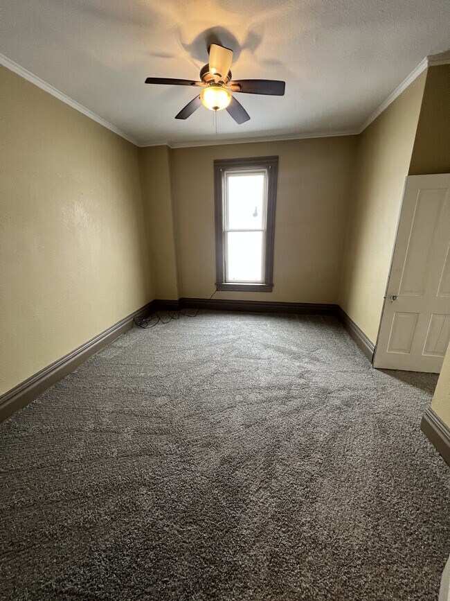 Building Photo - 1131 Main Street