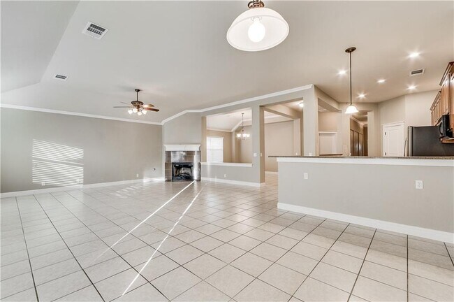 Building Photo - 9512 Hopeland Dr