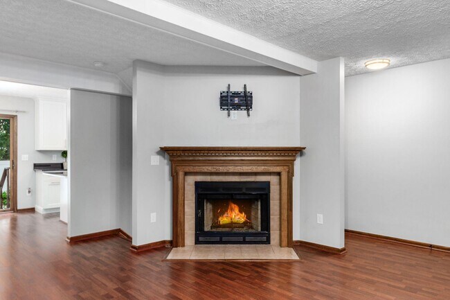 Building Photo - 5841 Elmbridge Ln
