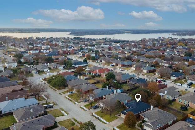 Building Photo - 1055 Port Sullivan Dr