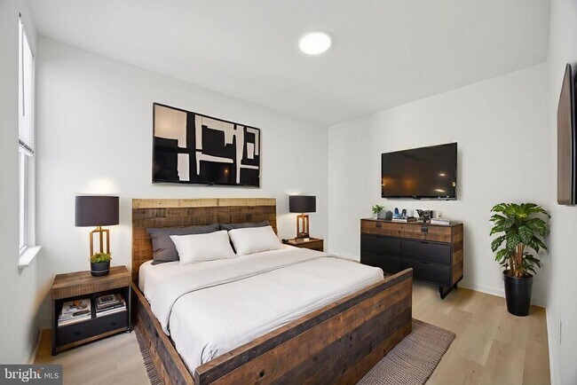 Building Photo - 278 S 60th St