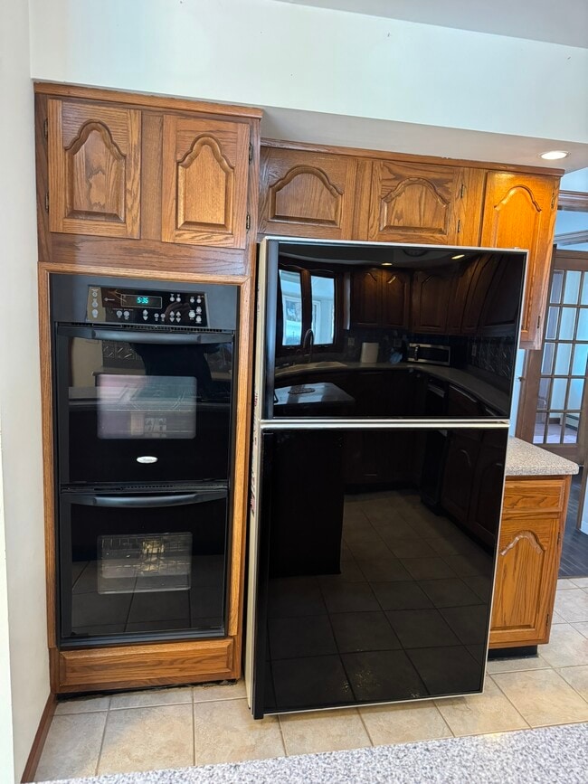 Building Photo - 651 Aldrich Rd