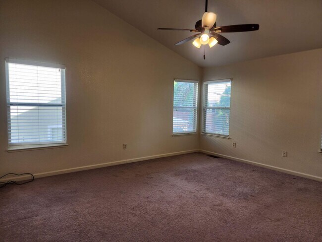 Building Photo - Beautiful Northwest Reno Home!