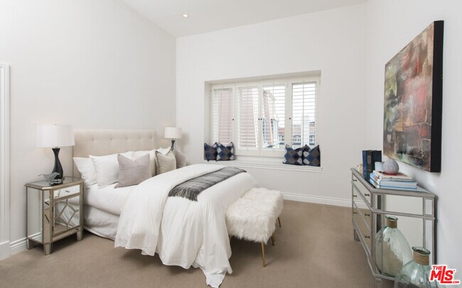 Building Photo - 10108 Empyrean Way