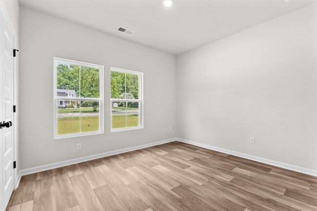 Building Photo - 1039 Harbor Dr