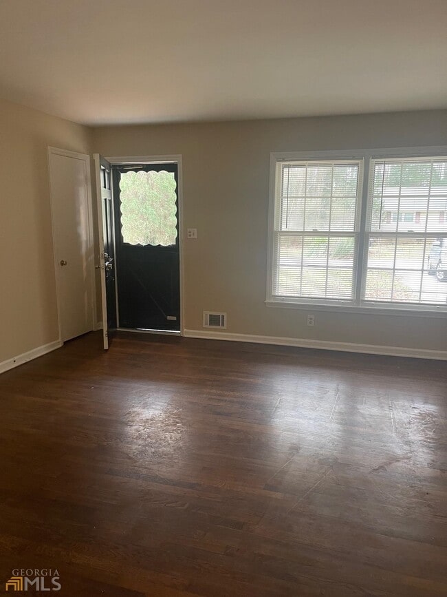 Building Photo - 808 S Nottingham Rd