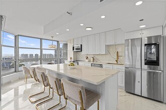 Building Photo - 3500 Mystic Pointe Dr