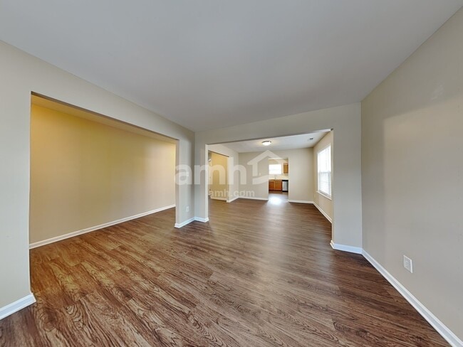 Building Photo - 10741 Glenluce Avenue