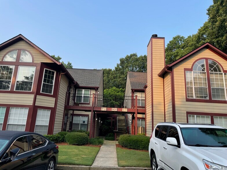 Building Photo - 909 Wentworth Ct