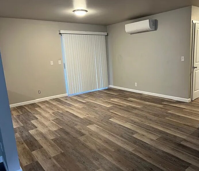 Building Photo - 8853 Lawrence Dr SE