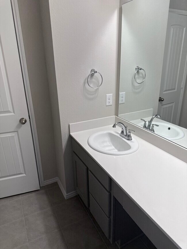 Building Photo - 2956 Plumbago Dr