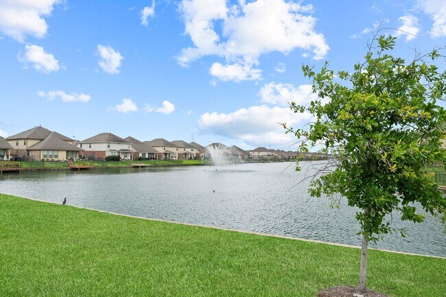 Building Photo - 3530 Vivaldi Dr