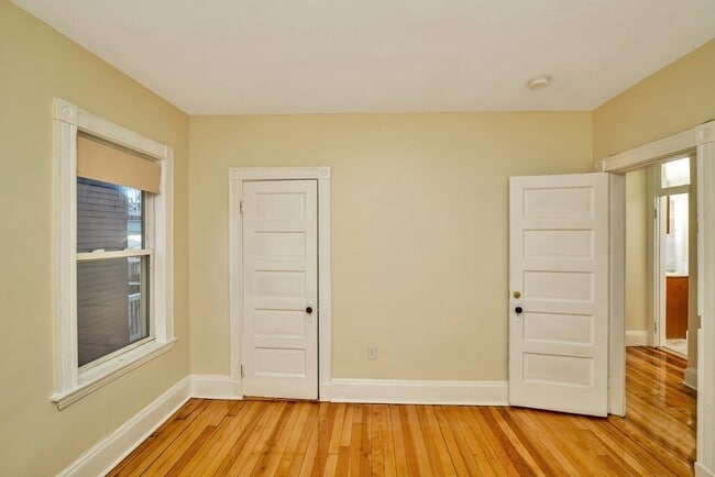 Building Photo - 106 Greenbrier St