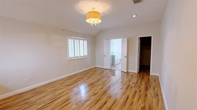 Building Photo - 14330 Ayers Rock Rd