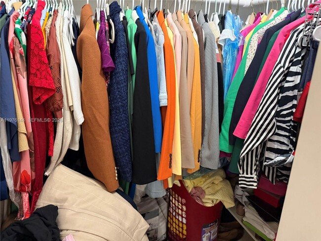 Building Photo - 20170 NE 3rd Ct