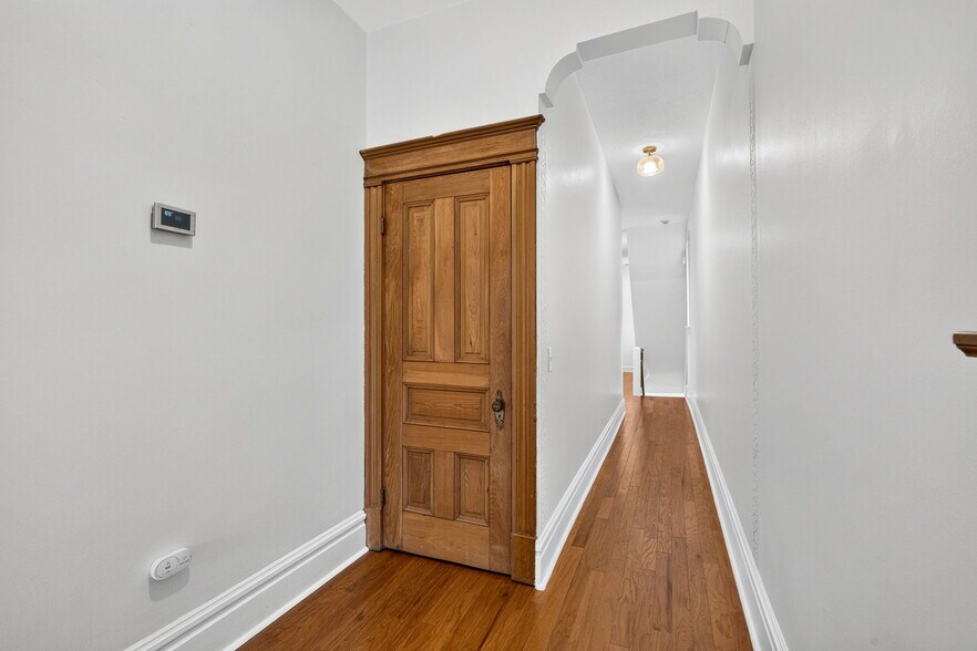 Coat closet - 2722 Armand Pl