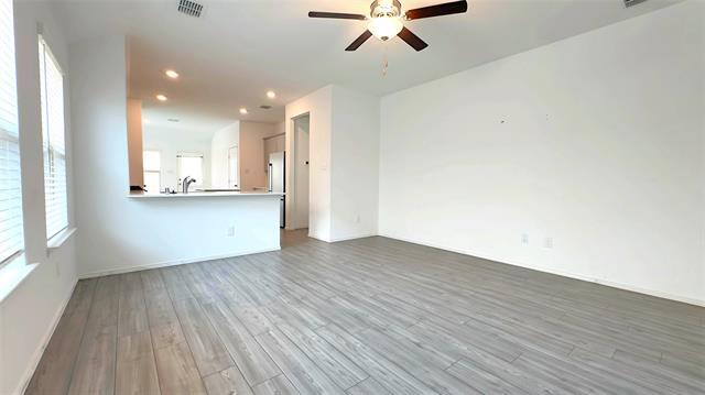Building Photo - 2925 Meadowlands Dr