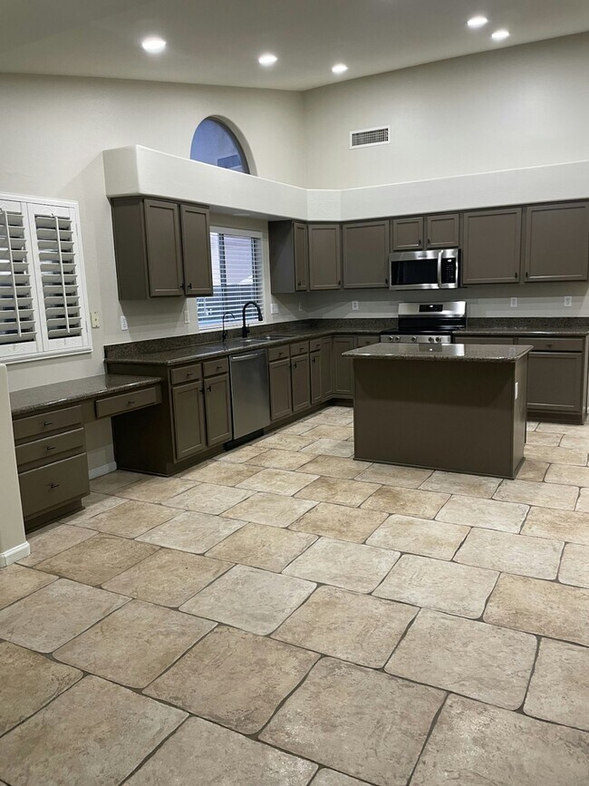 Building Photo - 2150 S Boulder Ct