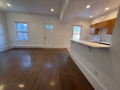 Building Photo - 1402 Beacon St