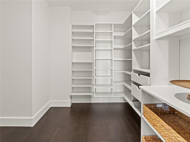 Building Photo - 3376 Peachtree Rd NE