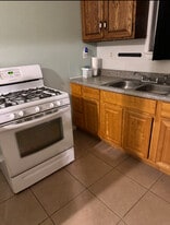 Building Photo - 3031 Mistletoe St