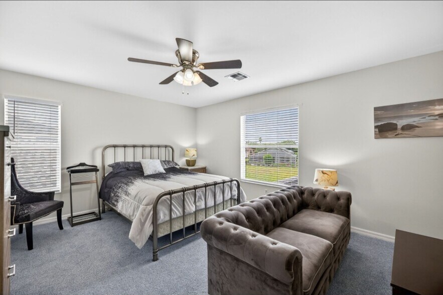 Building Photo - 21560 Brixham Run Loop