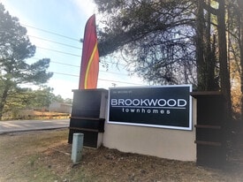 Building Photo - Brookwood Townhomes