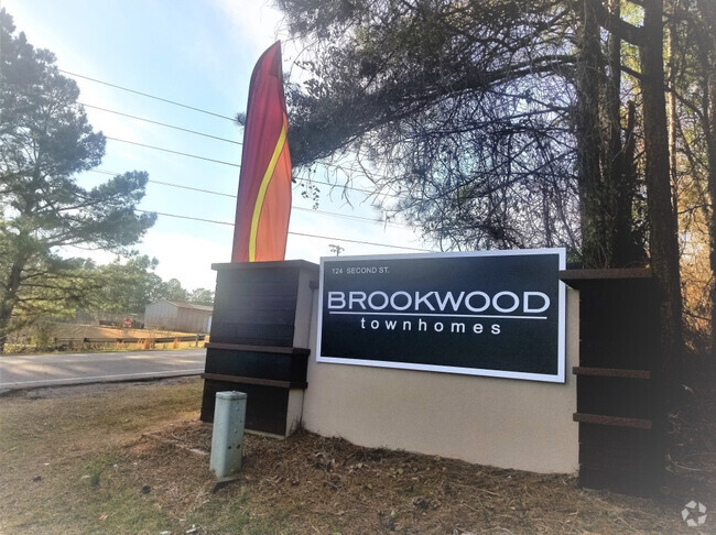 Building Photo - Brookwood Townhomes