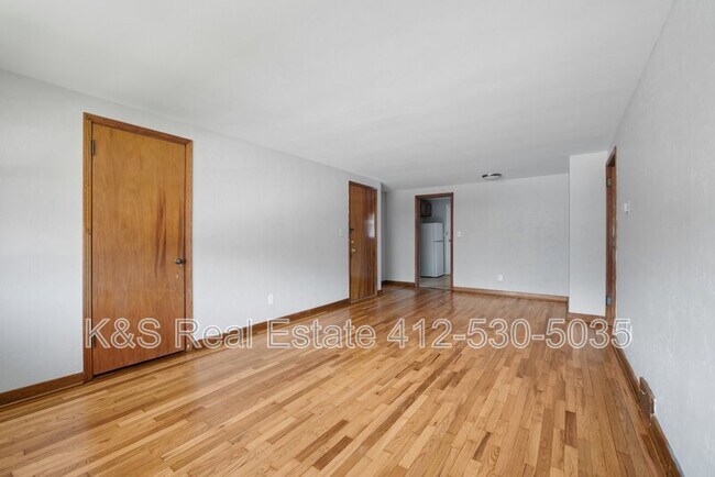 Building Photo - 1437 Lincoln Way