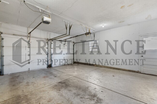 Building Photo - 512 Cindy St