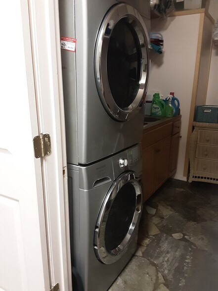 Washer, drier and closet - 4040 US Highway 93 N