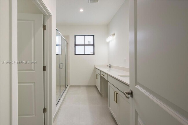 Building Photo - 32242 SW 194th Ave