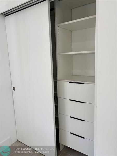 Building Photo - 2550 Jardin Terrace