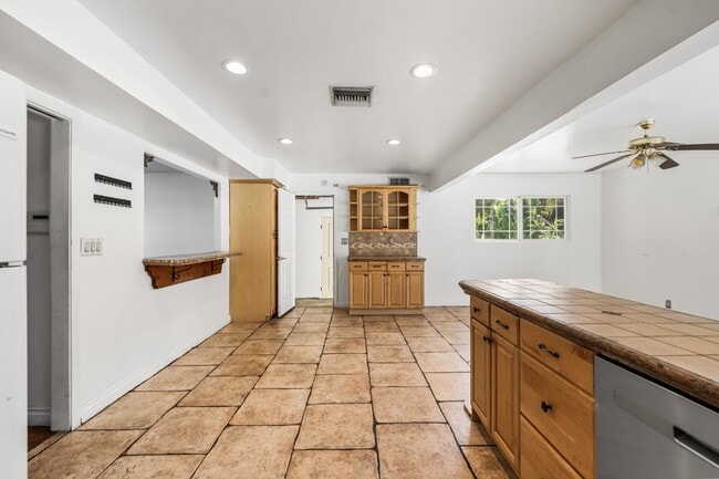 Building Photo - 8743 Topanga Canyon Blvd