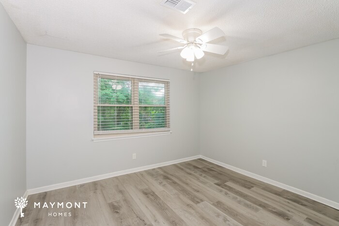 Building Photo - 304 E Wynngate Dr