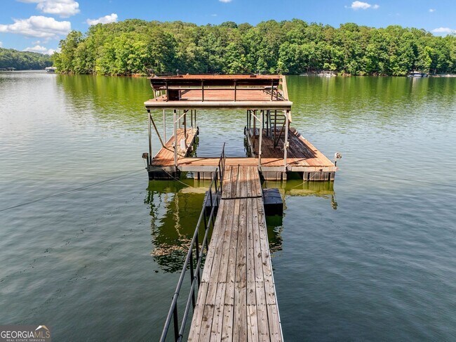 Building Photo - 5281 Laurel Ln