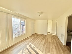 Building Photo - 1001 S 400 E