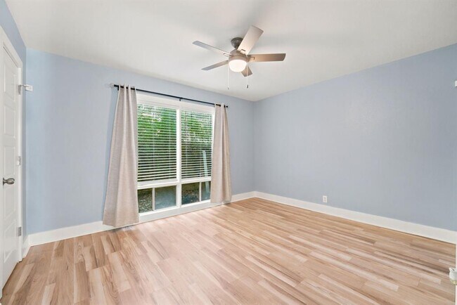 Building Photo - 5332 Balcones Dr