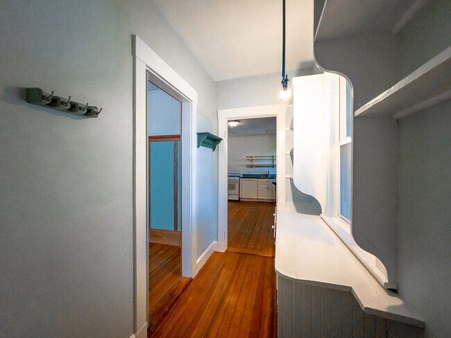 Building Photo - 67 Hampstead Rd