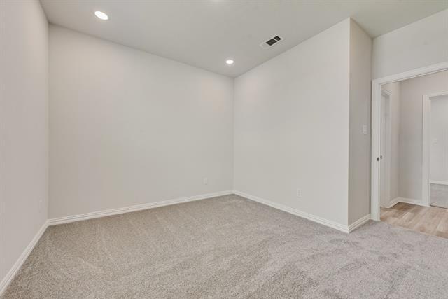 Building Photo - 3404 Riverlawn Dr