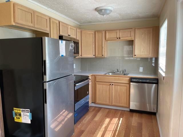 Building Photo - 1425 W 30th St