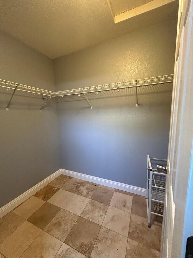 Building Photo - Nice home in Turlock